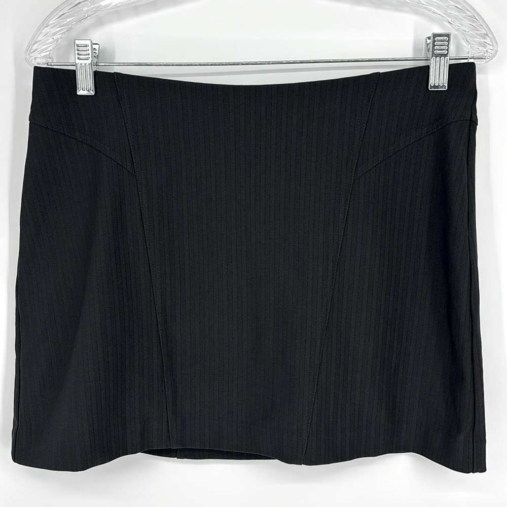 Express Stretch Ribbed Mini Skirt Women’s Size Medium in Black - EUC!